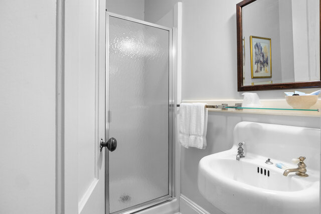 Image 6 for Room Six