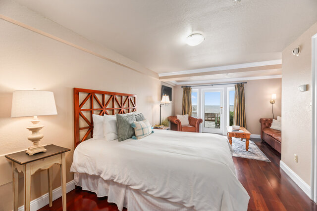 Image 2 for Suite #102 Waterfront - Pet Friendly