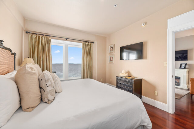 Image 2 for Suite #301  Waterfront