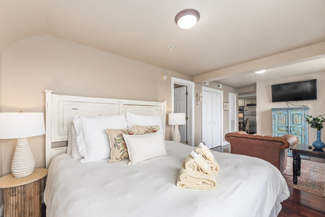 Image 5 for Suite #103 Waterfront - Pet Friendly