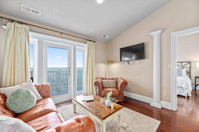 Image 3 for Suite #303  Waterfront