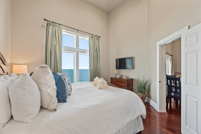 Image 6 for Suite #305  Waterfront