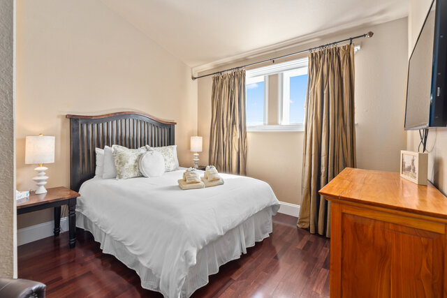 Image 4 for Suite #304 Road w Water Views