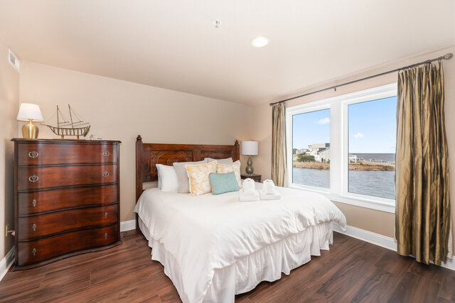 Image 6 for Suite #205  Waterfront