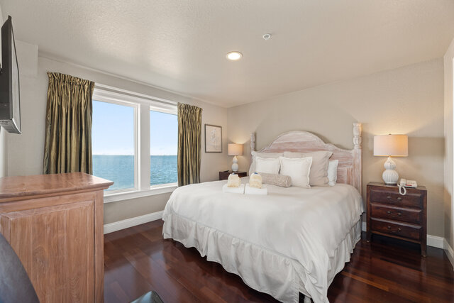 Image 4 for Suite #203  Waterfront