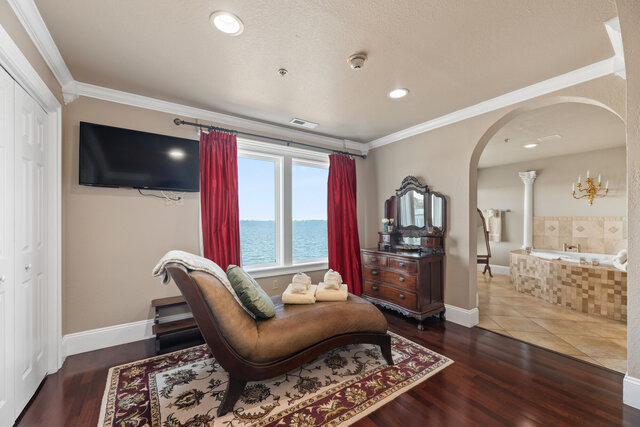 Image 5 for Suite #307  Waterfront