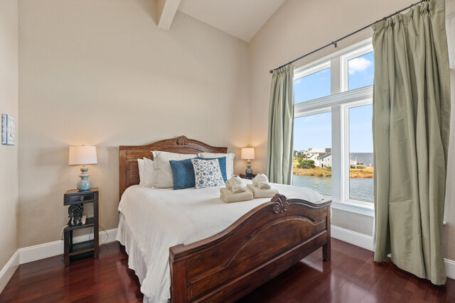 Image 3 for Suite #305  Waterfront