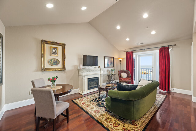 Image 2 for Suite #307  Waterfront