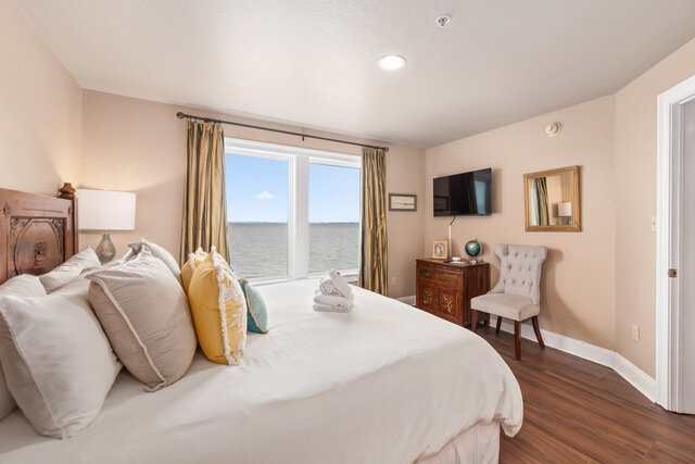 Image 7 for Suite #205  Waterfront