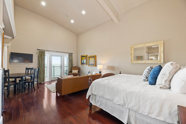 Image 5 for Suite #305  Waterfront