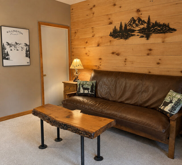 Image 2 for 7-207) "The Chalet"