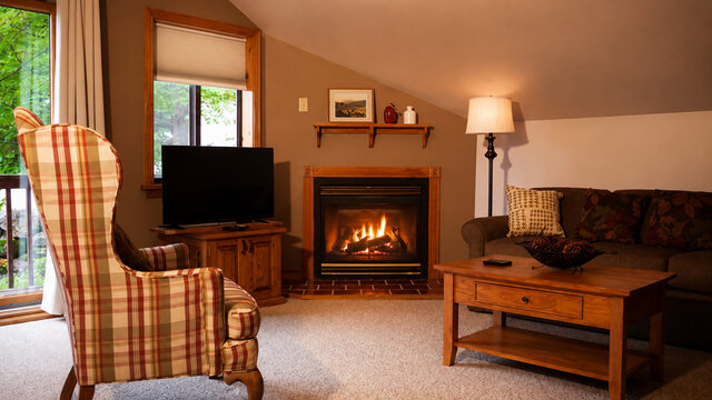 Image 5 for 7-207) "The Chalet"