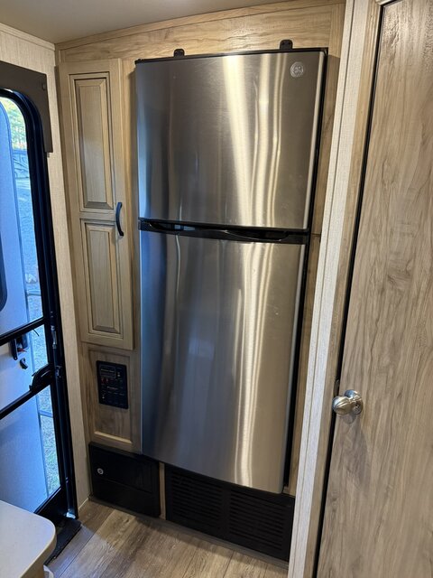 Image 9 for Camper Trailer Solaire Palamino (Spot 52)