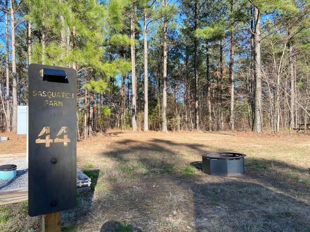 Image 1 for RV 44) RV Site Full Hook Up / Back-In site