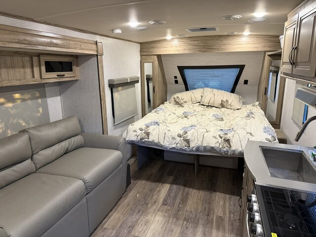 Image 8 for Camper Trailer Solaire Palamino (Spot 52)