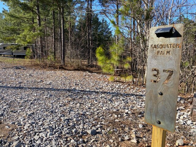 Image 1 for RV 37) RV Full Hook Up / Back-IN site