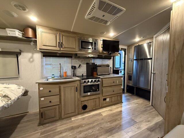 Image 4 for Camper Trailer Solaire Palamino (Spot 52)