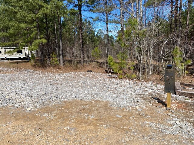 Image 2 for RV 37) RV Full Hook Up / Back-IN site