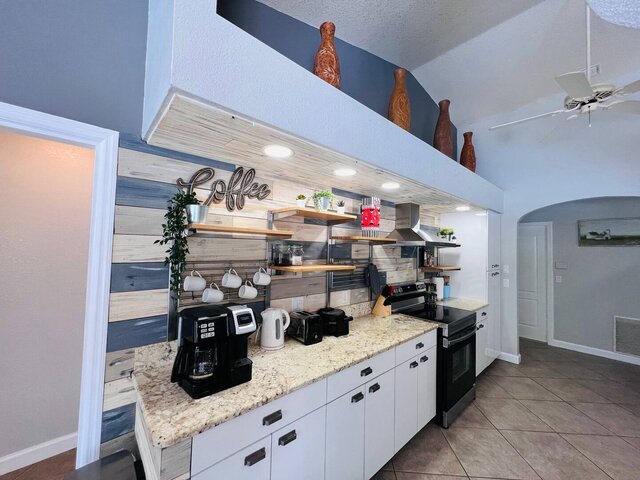 Image 11 for Peachland Getaway