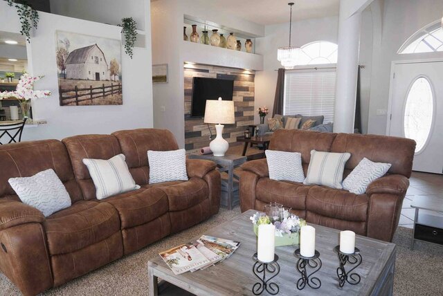 Image 3 for Peachland Getaway