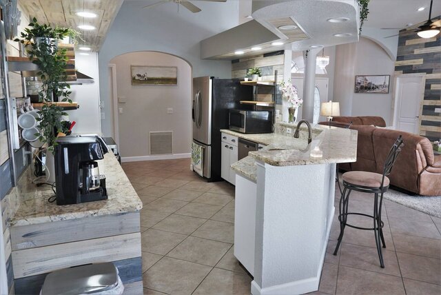 Image 9 for Peachland Getaway