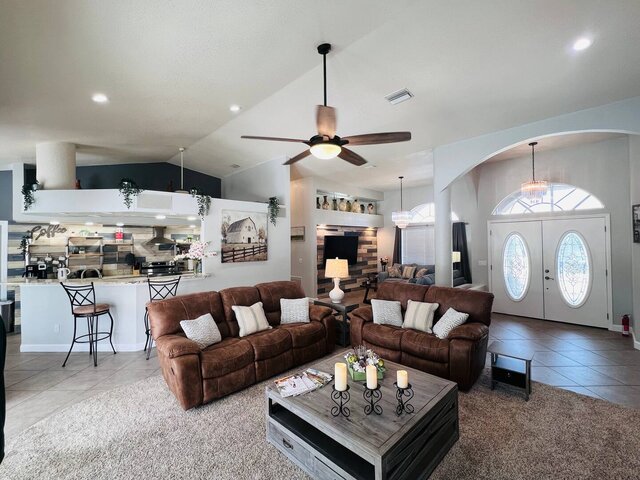 Image 5 for Peachland Getaway