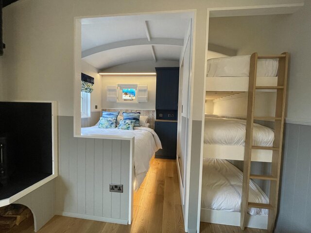 Image 9 for The Grove Shepherd's Lodge