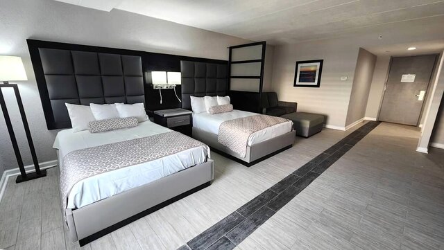 NYC Loft 2 Doubles with Sofa Sleeper - Larger room