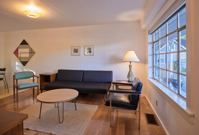 Image 3 for Carriage House Suite
