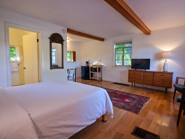 Image 3 for Carriage House Queen