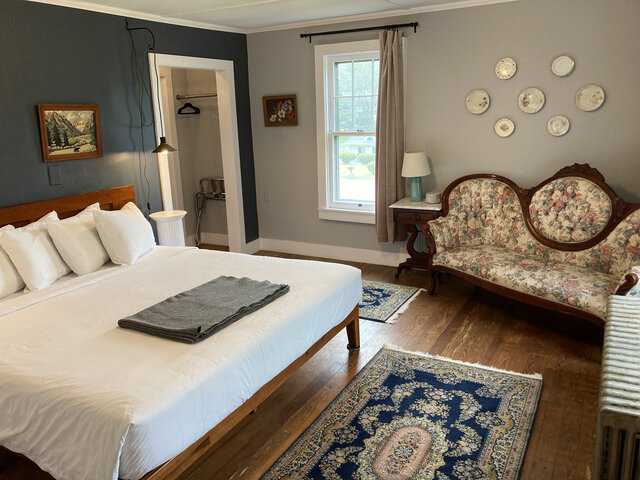 Image 2 for Main House Suite