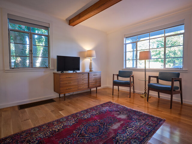 Image 6 for Carriage House Queen