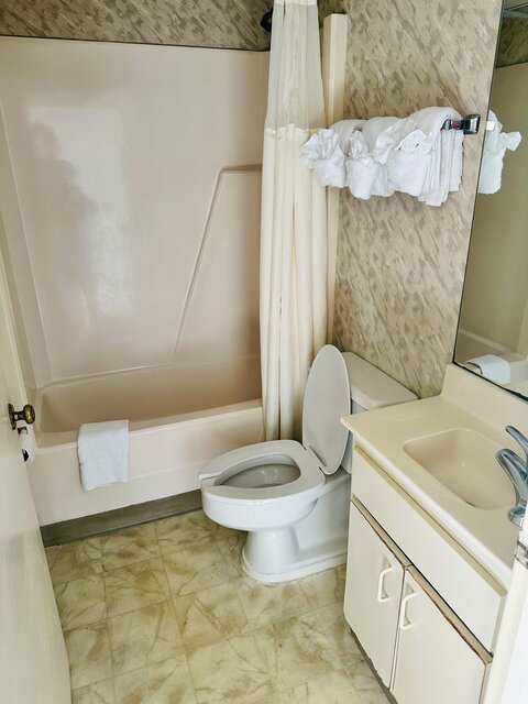 Image 2 for CS King Room