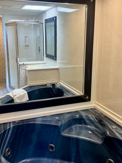 Image 4 for Oceanview King Jacuzzi Room
