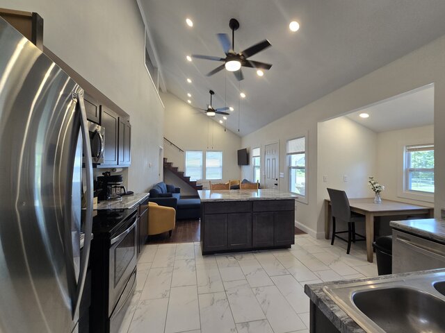 Image 13 for #114 College Street