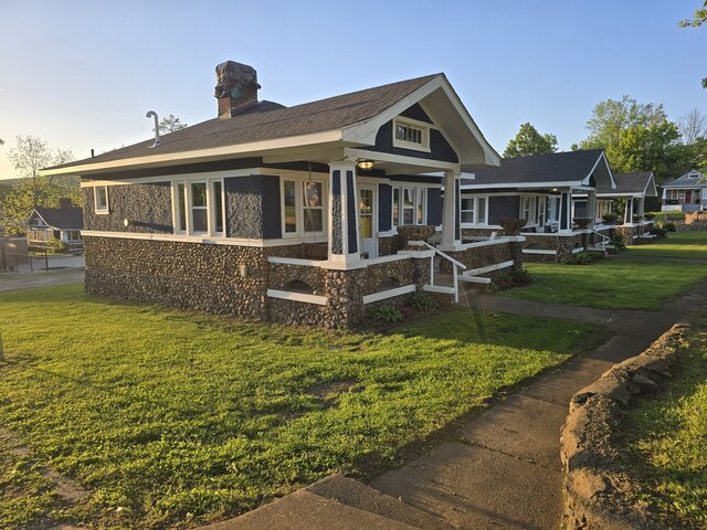 Image 2 for AV Bungalows #8