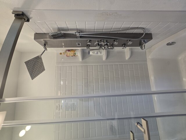 Image 16 for #114 College Street