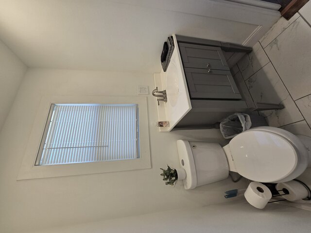 Image 17 for #114 College Street