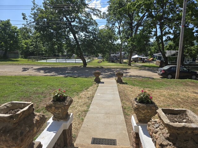 Image 4 for #114 College Street