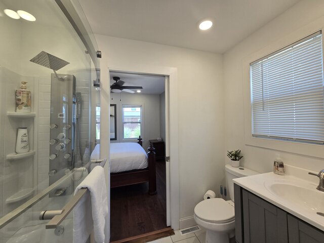 Image 19 for #114 College Street