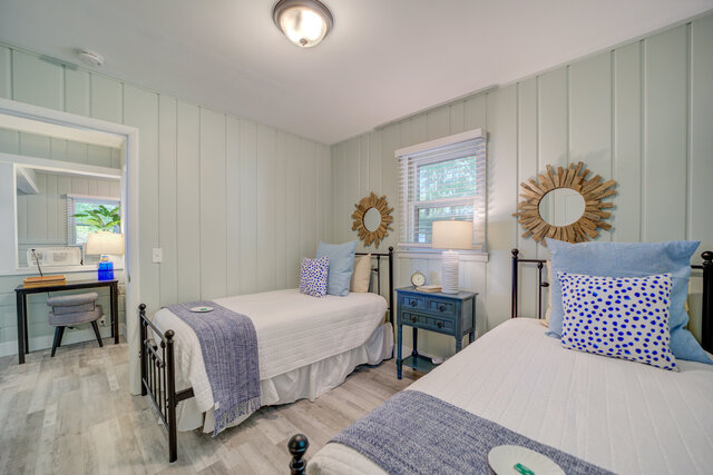 Image 20 for Scenic Drive Resort - Family Cottage