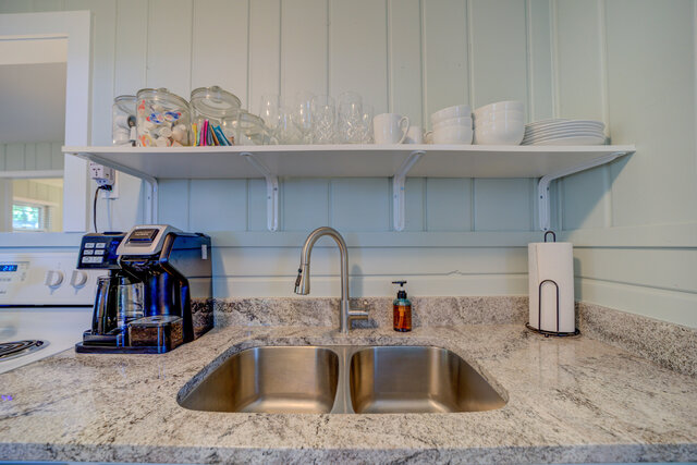 Image 14 for Scenic Drive Resort - Comfort Cottage