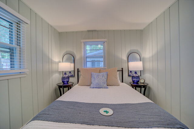 Image 21 for Scenic Drive Resort - Comfort Cottage