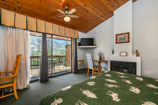 Image 3 for River View Room
