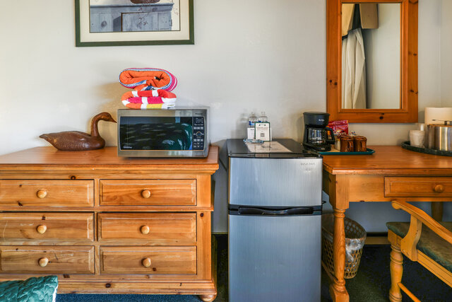Image 2 for River View Room