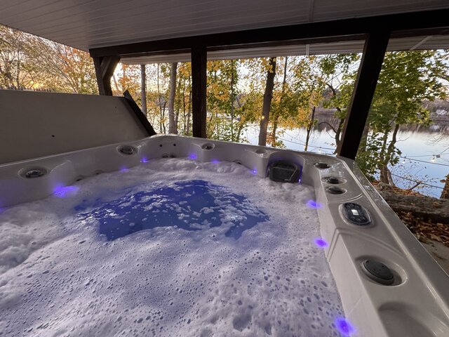 Image 6 for 05) Riverview Home With Hot Tub