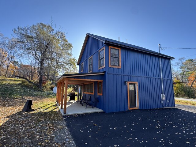 Image 3 for 12  NEW | Riverside | Fire pit 3/2.5