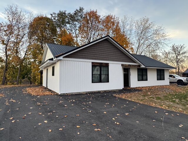 Image 4 for 05) Riverview Home With Hot Tub
