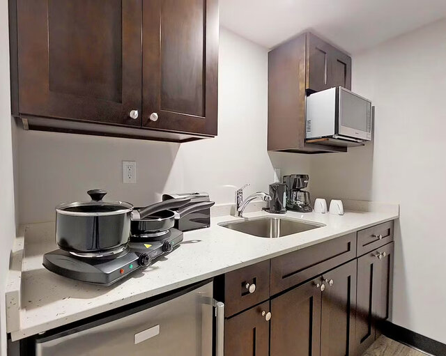 Image 3 for Standard King Kitchenettes