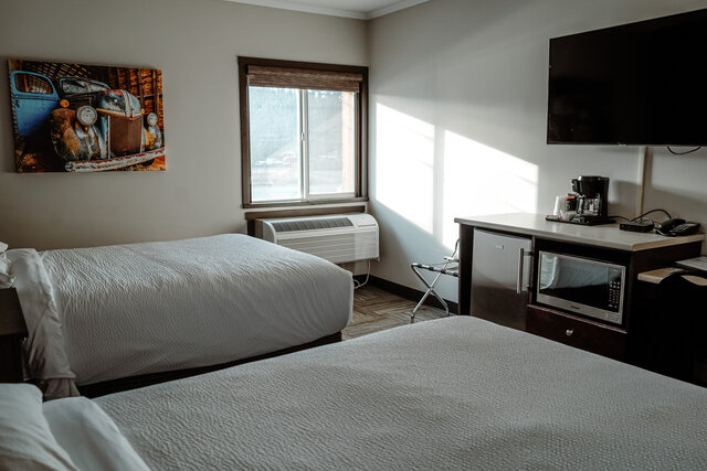 Image 5 for Deluxe Double Queen Rooms